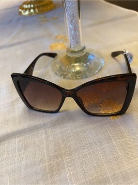 Tahari Tortoiseshell Cat-Eye Sunglasses with Brown Gradient Lenses